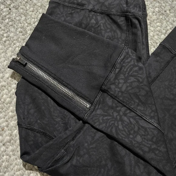 LULULEMON ankle Zip Leggings - Picture 2 of 4